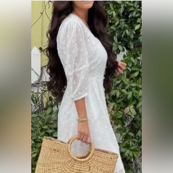 Cabi Midsummer Dress #5943 Elegant White Dress with slip. 2 in 1 - Picture 2 of 9